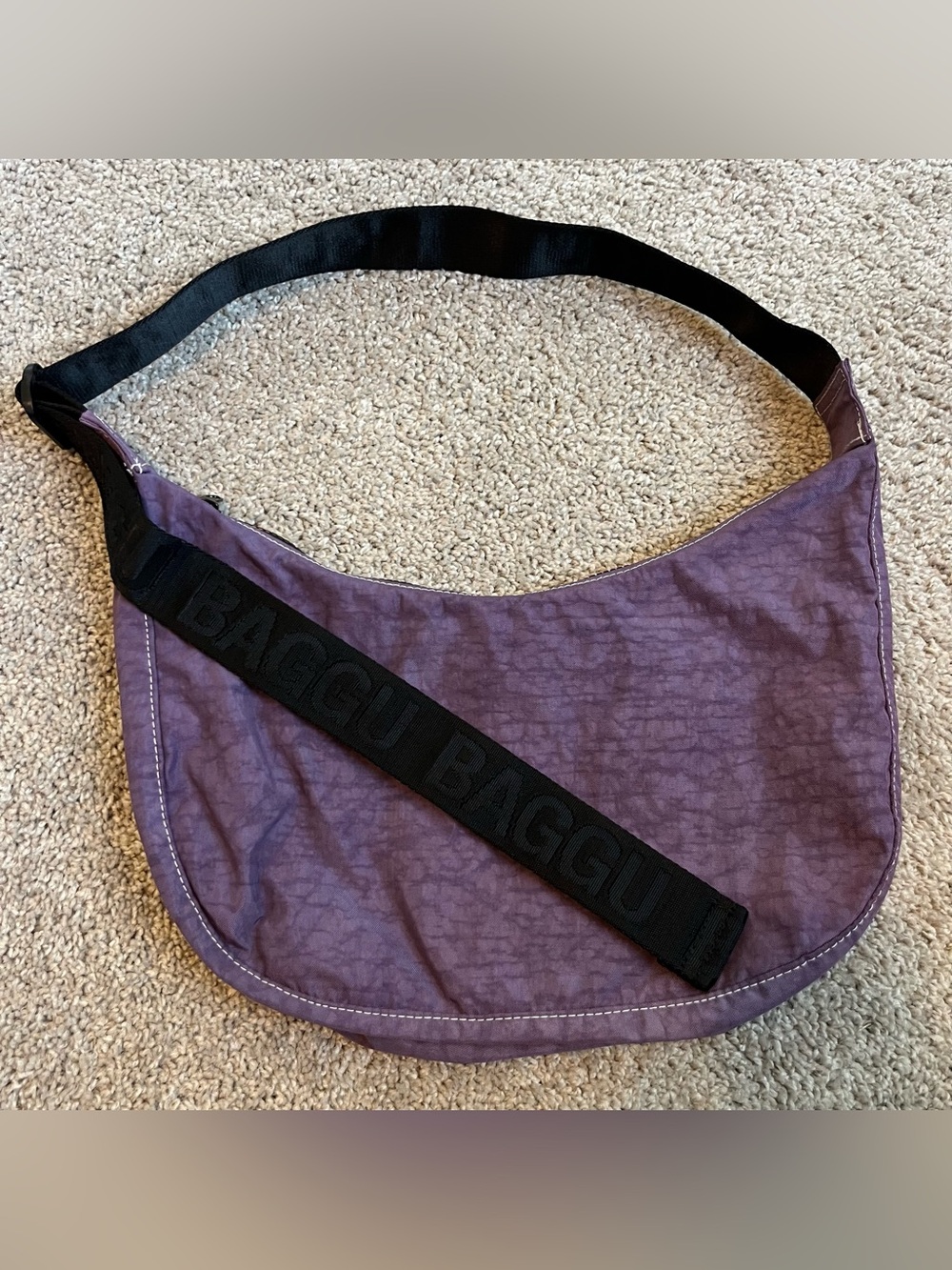 BAGGU Medium Grape Jelly Crescent - Picture 3 of 6